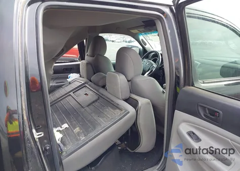 2015 Toyota Tacoma Base V6 из США, поврежденный, VIN 3TMLU4EN3FM178794